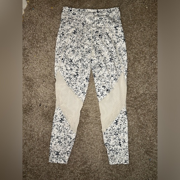 Athleta Sandstone Salutation 7/8 Leggings - Picture 5 of 7